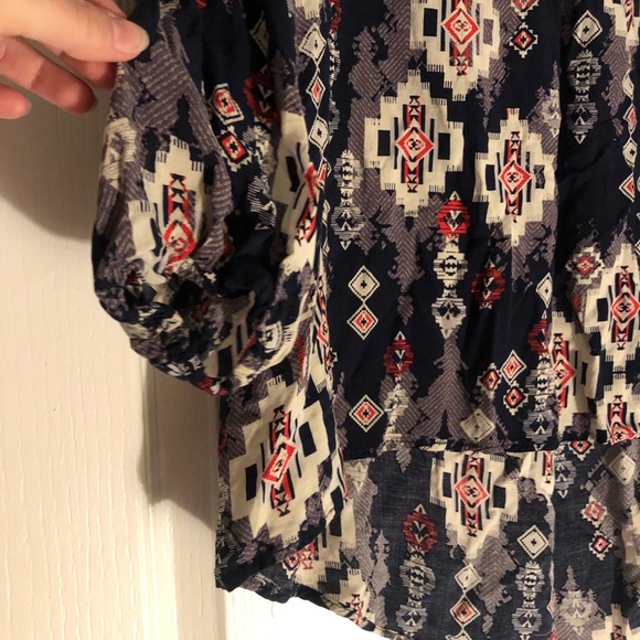 Patterned top - Picture 3 of 6